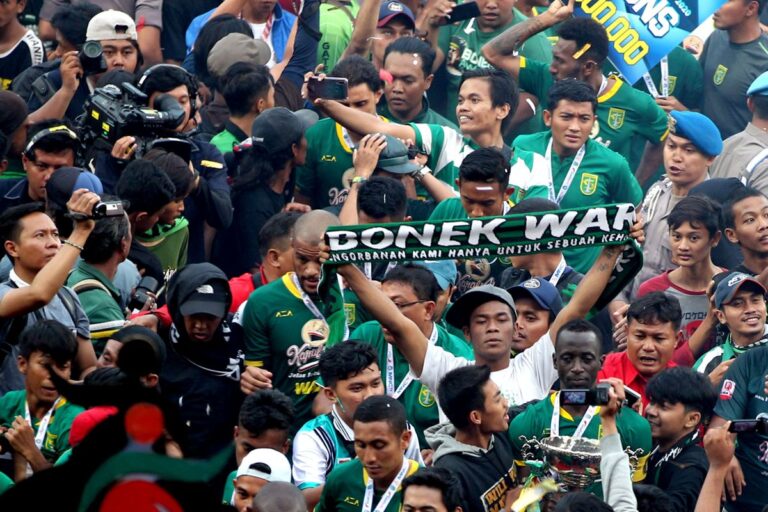 Denda Suporter Away Dinilai Petinggi Bonek Tak Masuk Akal : Tak Ada Landasan Hukum