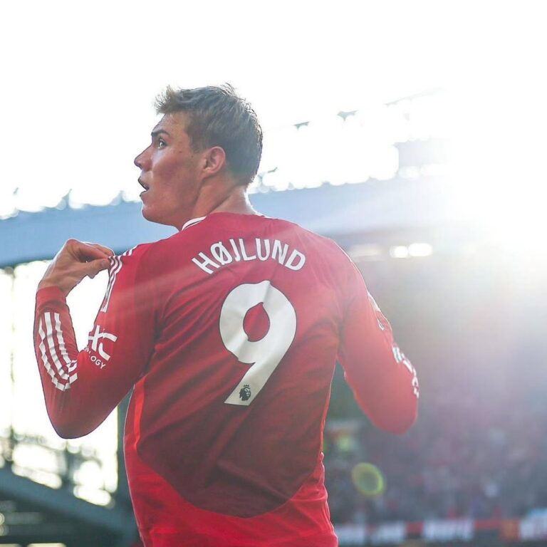 Seperti Linglung Newcastle United kini kejar tanda tangan Striker Pinggiran Manchester United